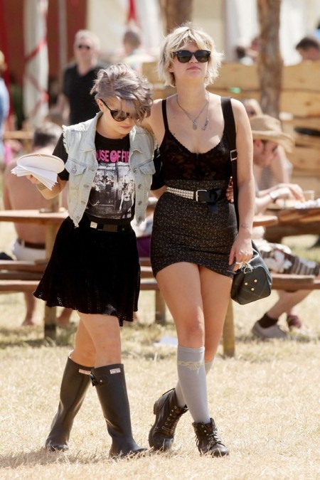 Pixie-Geldof-Best-Looks-StyleChi-Studded-Belt-Jersey-High-Waisted-Bodycon-Skirt-Lace-Bralette-Grey-Knee-High-Socks-Lace-Up-Boots-Sunglasses-Blonde